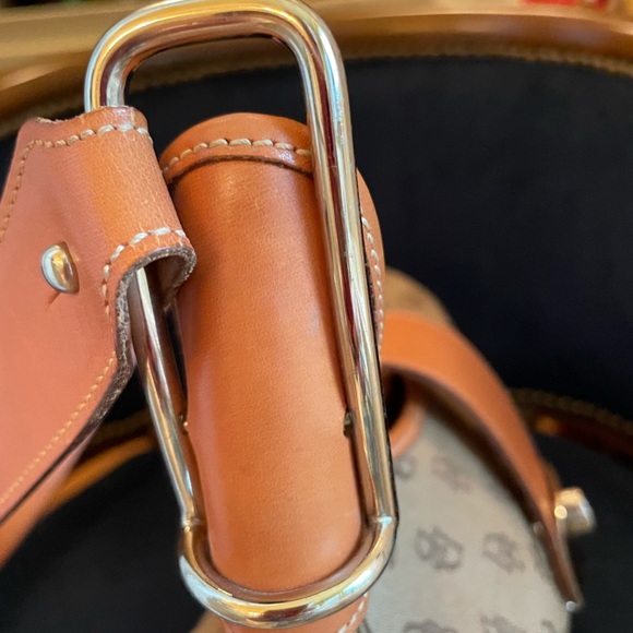 GORGEOUS VINTAGE DOONEY IN EXCELLENT CONDITION WAITING FOR YOU! - Picture 12 of 16